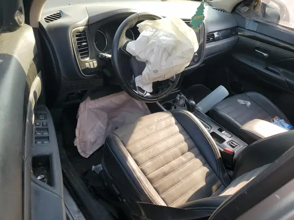 JA4AD3A30KZ042714 2019 MITSUBISHI OUTLANDER - Image 8
