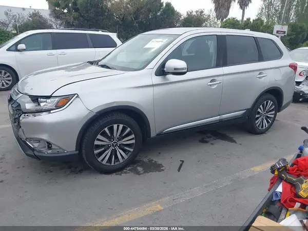 JA4AD3A30KZ043233 2019 MITSUBISHI OUTLANDER - Image 2