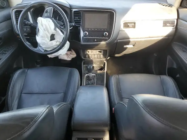 JA4AD3A30LJ000706 2020 MITSUBISHI OUTLANDER - Image 8