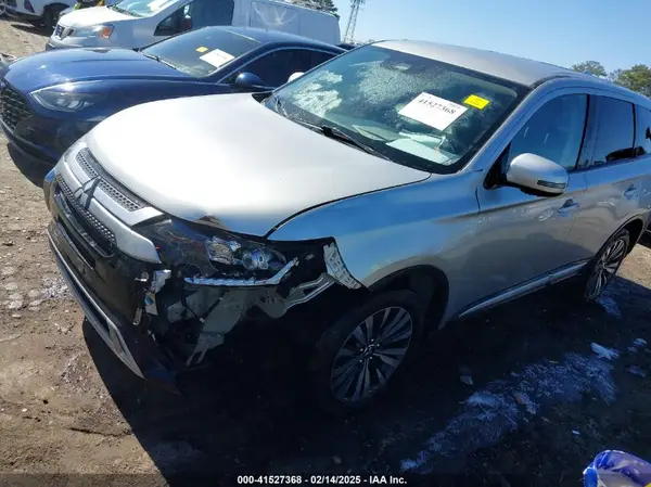 JA4AD3A30LZ004594 2020 MITSUBISHI OUTLANDER - Image 2
