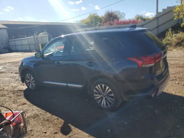 JA4AD3A30LZ010685 2020 MITSUBISHI OUTLANDER - Image 2