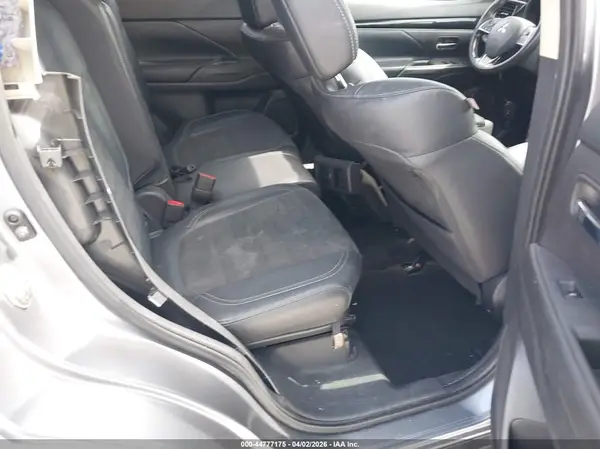 JA4AD3A30LZ016535 2020 MITSUBISHI OUTLANDER - Image 8