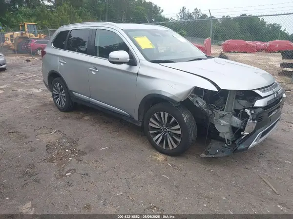 JA4AD3A30LZ021489 2020 MITSUBISHI OUTLANDER - Image 1