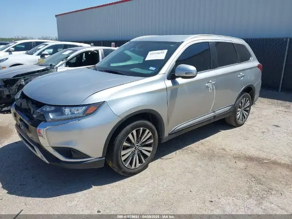 JA4AD3A30LZ029043 2020 MITSUBISHI OUTLANDER - Image 2