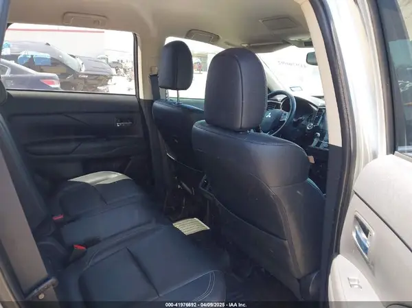 JA4AD3A30LZ029043 2020 MITSUBISHI OUTLANDER - Image 8
