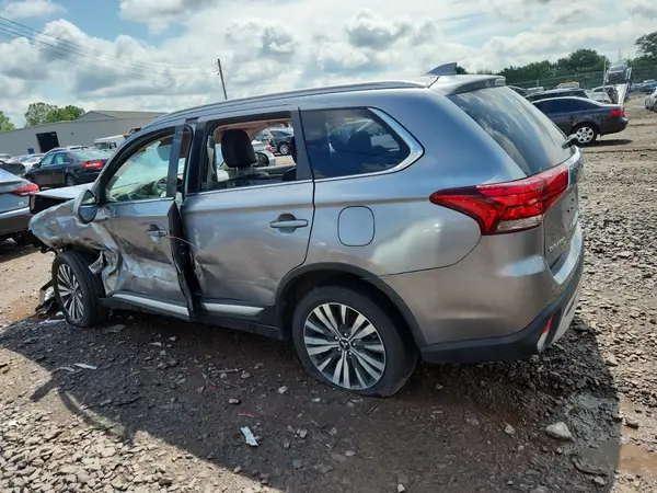 JA4AD3A30LZ032721 2020 MITSUBISHI OUTLANDER - Image 2