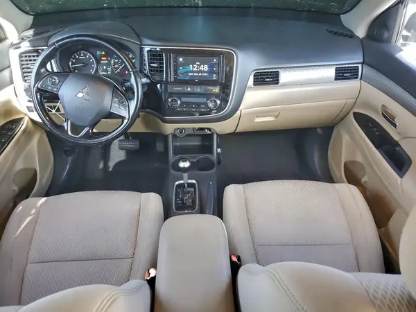 JA4AD3A31GZ004223 2016 MITSUBISHI OUTLANDER - Image 8