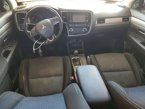 JA4AD3A31GZ004352 2016 MITSUBISHI OUTLANDER - Image 8