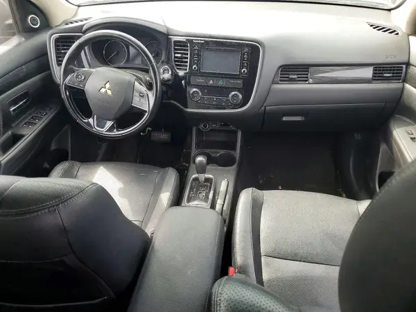 JA4AD3A31GZ015903 2016 MITSUBISHI OUTLANDER - Image 8
