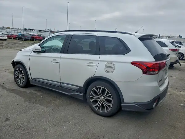 JA4AD3A31GZ016243 2016 MITSUBISHI OUTLANDER - Image 2