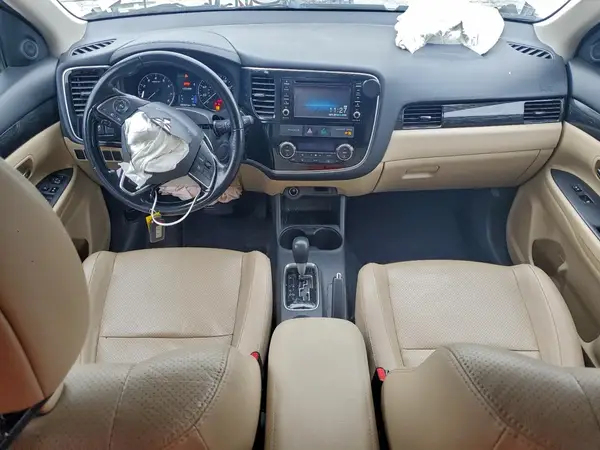 JA4AD3A31GZ016243 2016 MITSUBISHI OUTLANDER - Image 8