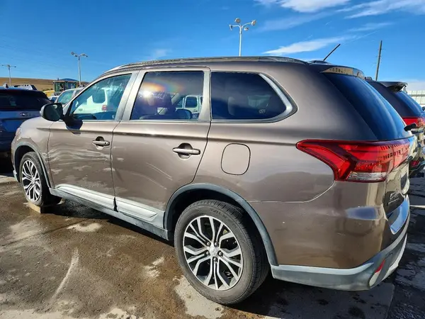 JA4AD3A31GZ021863 2016 MITSUBISHI OUTLANDER - Image 2