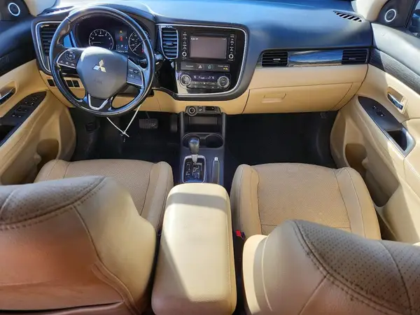 JA4AD3A31GZ021863 2016 MITSUBISHI OUTLANDER - Image 8