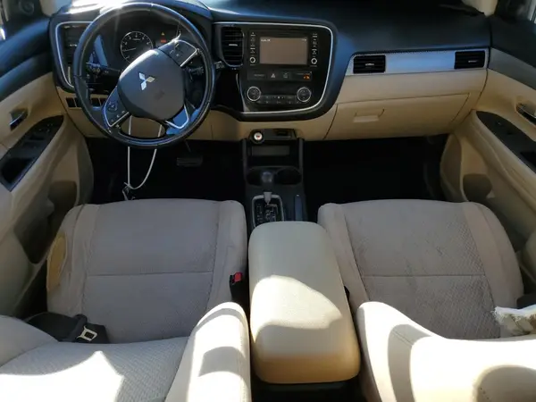 JA4AD3A31GZ025069 2016 MITSUBISHI OUTLANDER - Image 8