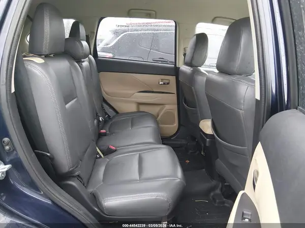 JA4AD3A31GZ026366 2016 MITSUBISHI OUTLANDER - Image 8