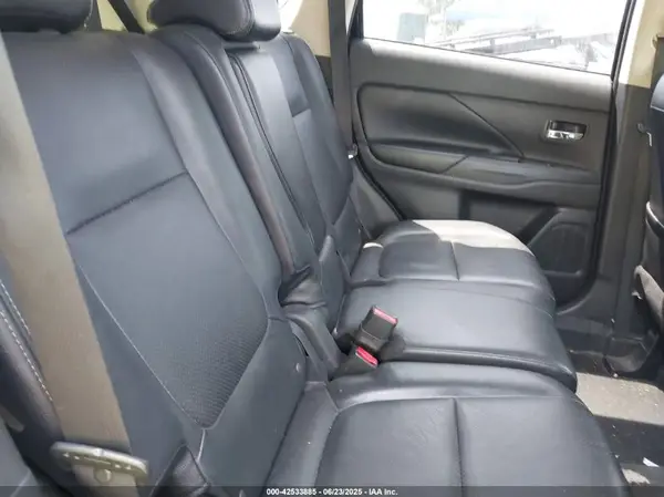 JA4AD3A31GZ036931 2016 MITSUBISHI OUTLANDER - Image 8