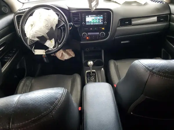 JA4AD3A31GZ047606 2016 MITSUBISHI OUTLANDER - Image 8