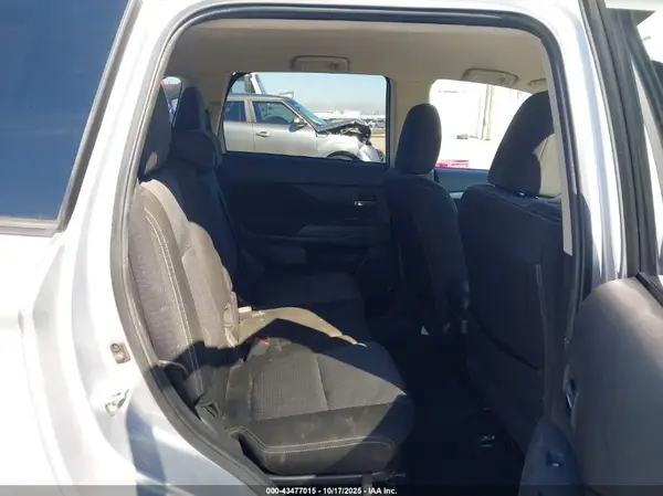 JA4AD3A31GZ050599 2016 MITSUBISHI OUTLANDER - Image 8