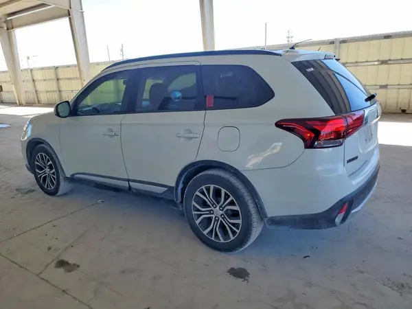 JA4AD3A31GZ058816 2016 MITSUBISHI OUTLANDER - Image 2