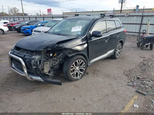 JA4AD3A31GZ062235 2016 MITSUBISHI OUTLANDER - Image 2