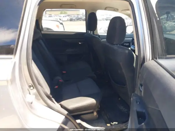 JA4AD3A31GZ065863 2016 MITSUBISHI OUTLANDER - Image 8