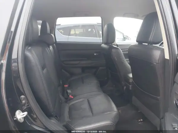 JA4AD3A31HZ000285 2017 MITSUBISHI OUTLANDER - Image 8