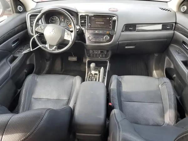 JA4AD3A31HZ000626 2017 MITSUBISHI OUTLANDER - Image 8