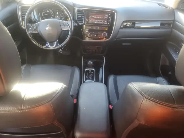 JA4AD3A31HZ006491 2017 MITSUBISHI OUTLANDER - Image 8