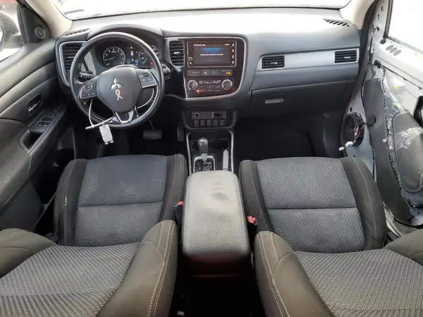 JA4AD3A31HZ019385 2017 MITSUBISHI OUTLANDER - Image 8
