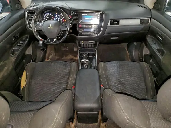 JA4AD3A31HZ023369 2017 MITSUBISHI OUTLANDER - Image 8