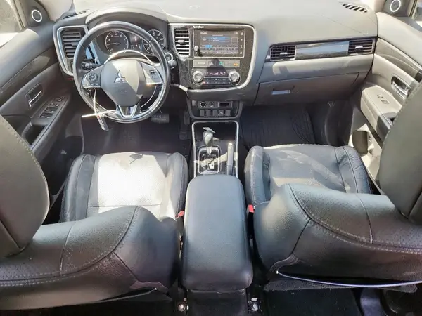 JA4AD3A31HZ029284 2017 MITSUBISHI OUTLANDER - Image 8