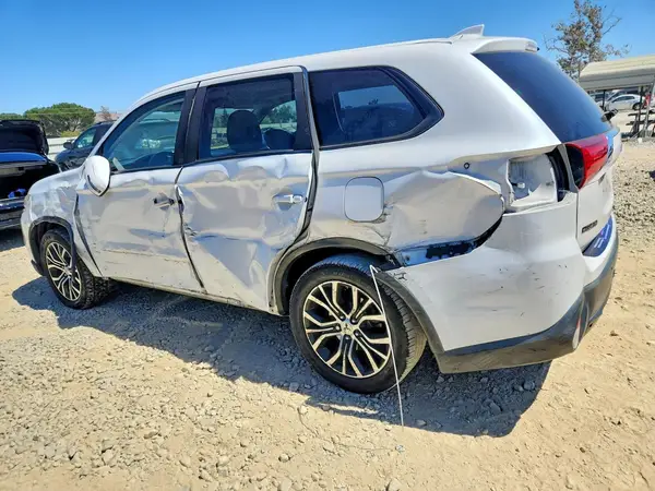 JA4AD3A31HZ029785 2017 MITSUBISHI OUTLANDER - Image 2