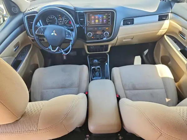 JA4AD3A31HZ029785 2017 MITSUBISHI OUTLANDER - Image 8