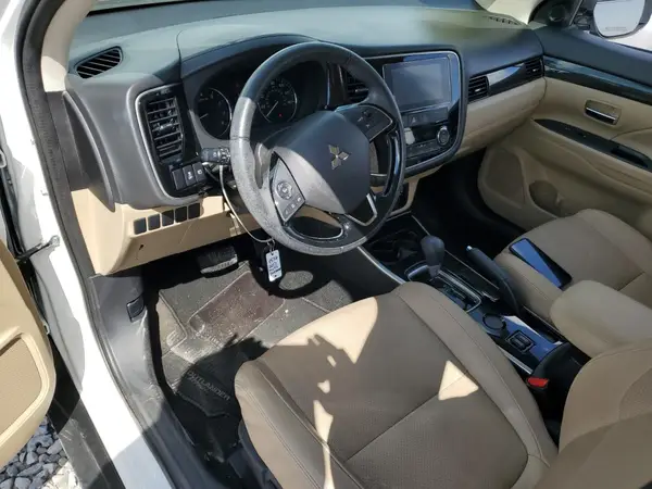 JA4AD3A31HZ036896 2017 MITSUBISHI OUTLANDER - Image 8