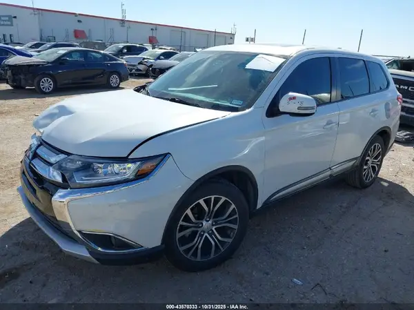 JA4AD3A31HZ040317 2017 MITSUBISHI OUTLANDER - Image 2