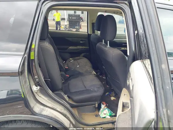 JA4AD3A31HZ052614 2017 MITSUBISHI OUTLANDER - Image 8