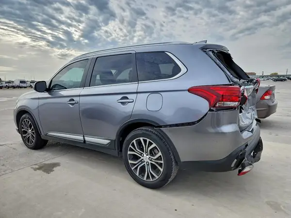 JA4AD3A31HZ053679 2017 MITSUBISHI OUTLANDER - Image 2