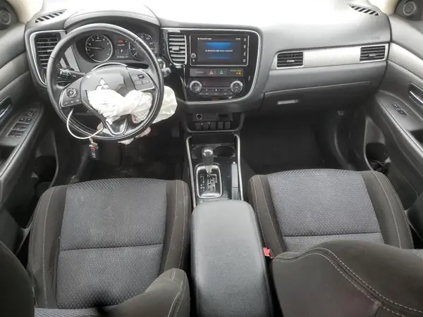 JA4AD3A31HZ055951 2017 MITSUBISHI OUTLANDER - Image 8