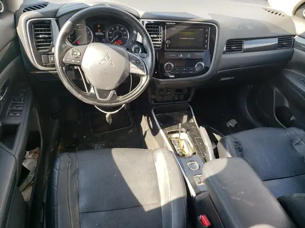 JA4AD3A31HZ061202 2017 MITSUBISHI OUTLANDER - Image 8