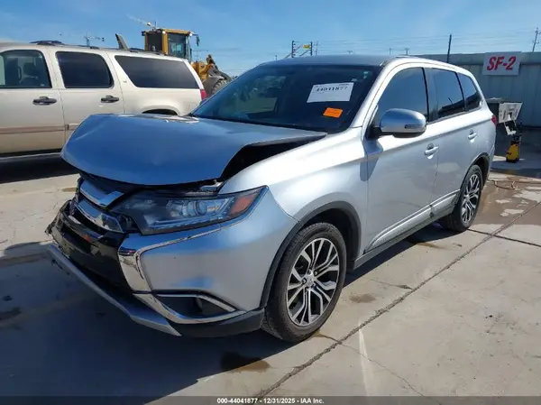 JA4AD3A31HZ064455 2017 MITSUBISHI OUTLANDER - Image 2