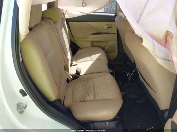 JA4AD3A31HZ067310 2017 MITSUBISHI OUTLANDER - Image 8