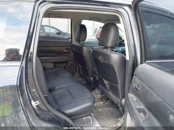 JA4AD3A31JJ000890 2018 MITSUBISHI OUTLANDER - Image 8