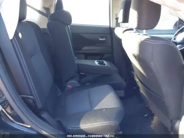 JA4AD3A31JJ001361 2018 MITSUBISHI OUTLANDER - Image 8