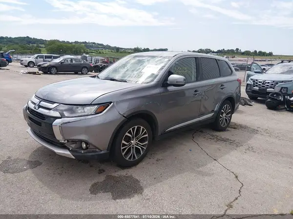 JA4AD3A31JJ002333 2018 MITSUBISHI OUTLANDER - Image 2