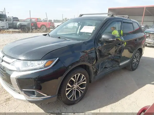 JA4AD3A31JJ004065 2018 MITSUBISHI OUTLANDER - Image 2