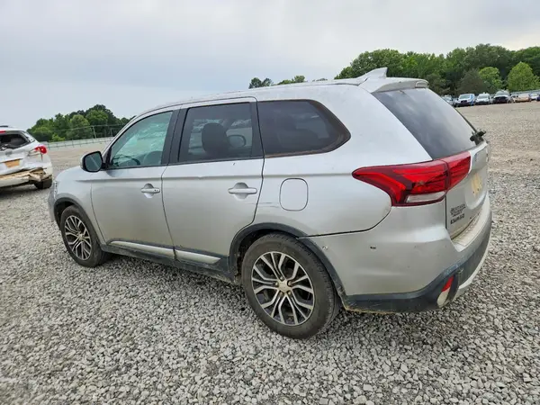 JA4AD3A31JZ005380 2018 MITSUBISHI OUTLANDER - Image 2
