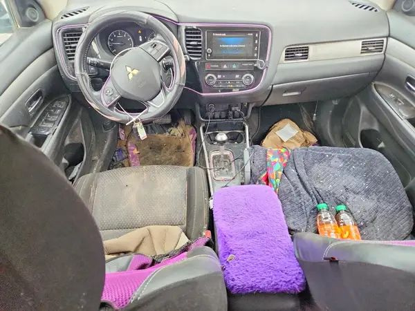 JA4AD3A31JZ005380 2018 MITSUBISHI OUTLANDER - Image 8