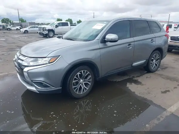 JA4AD3A31JZ016055 2018 MITSUBISHI OUTLANDER - Image 2