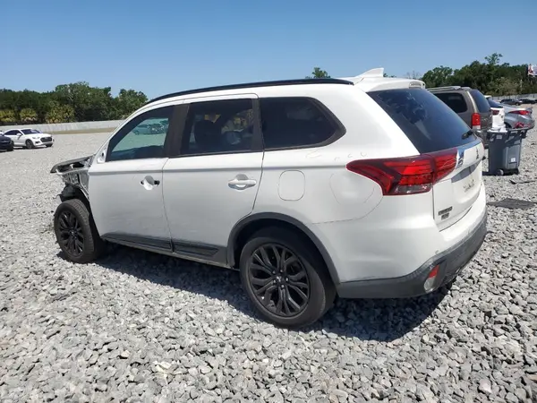 JA4AD3A31JZ020073 2018 MITSUBISHI OUTLANDER - Image 2