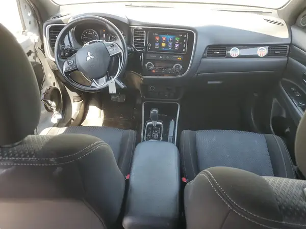 JA4AD3A31JZ020073 2018 MITSUBISHI OUTLANDER - Image 8